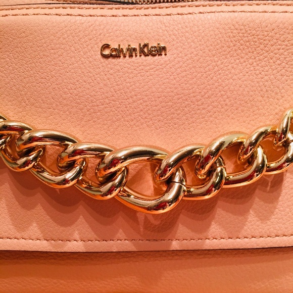 ⭐️⭐️2X. HOST PICK⭐️⭐️ NWT 💯% Authentic Calvin Klein Leather Crossbody - Picture 10 of 16